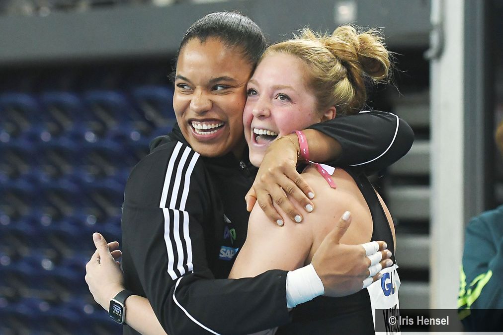 Yemisi Ogunleye und Alina Kenzel bei den Hallen-DM 2024, Foto: Iris Hensel