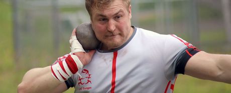 Leichtathletik-Meeting in Weisenbach: Kugelstoß-Rekord durch Simon Bayer / Stabhoch-Rekord eingestellt